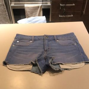 American eagle cut off shorts !
